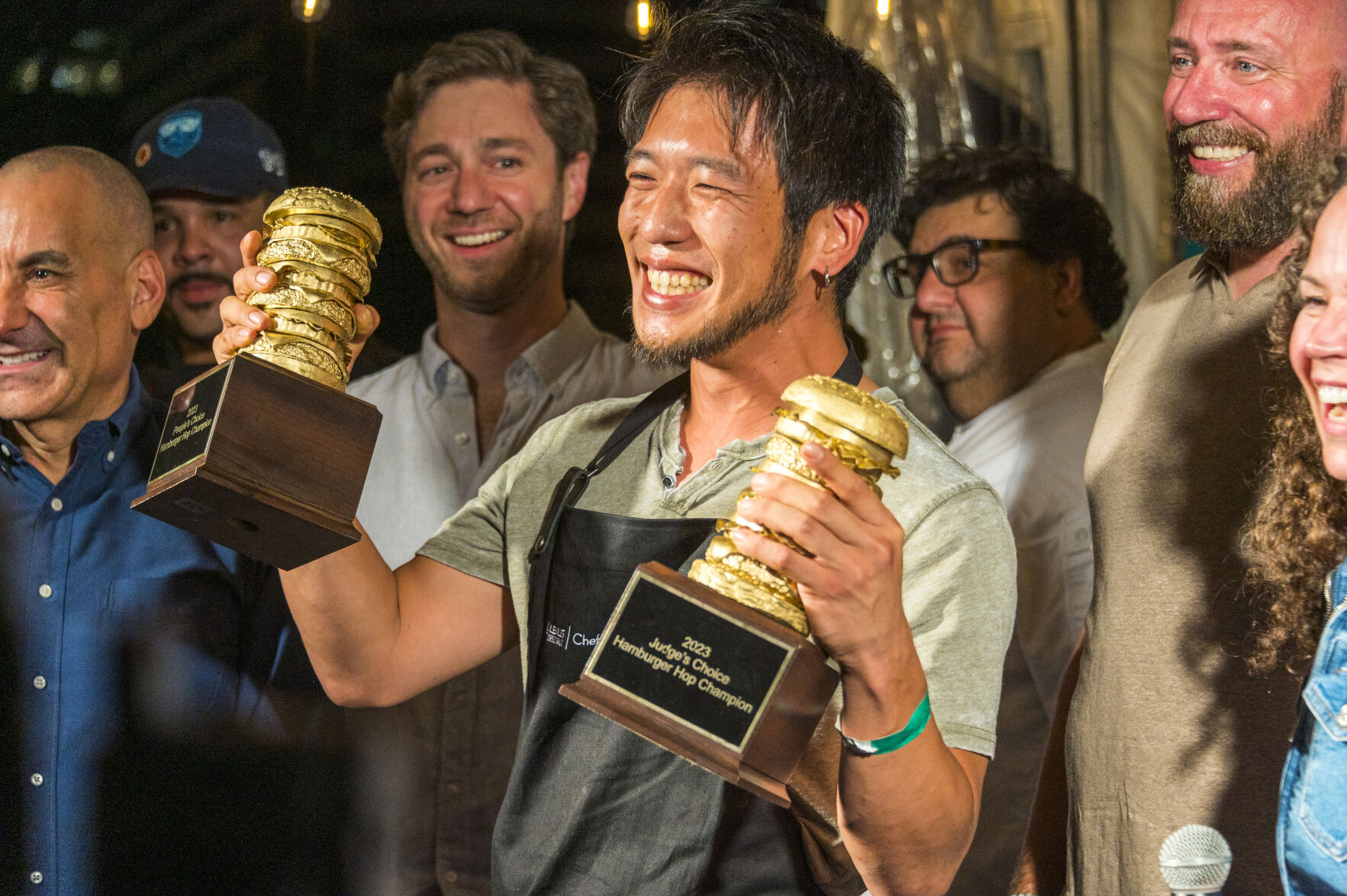 Chef Shota Nakajima of Taku in Seattle takes home both the Best Hamburger and People's Choice Awards (Photo courtesy of Chicago Gourmet)